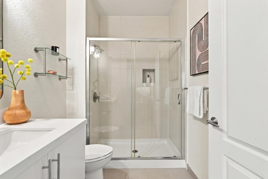 880 Meridian Bay Lane 114 Property Photo 18