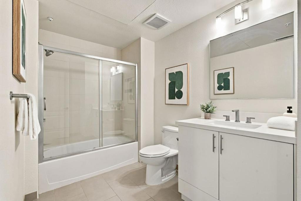 880 Meridian Bay Lane 114 Property Photo 20