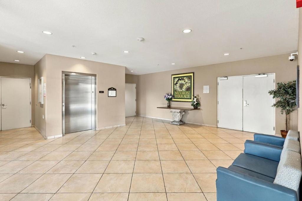1883 Agnew Road 229 Property Photo 4