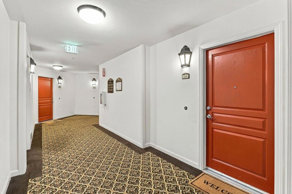 1883 Agnew Road 229 Property Photo 6