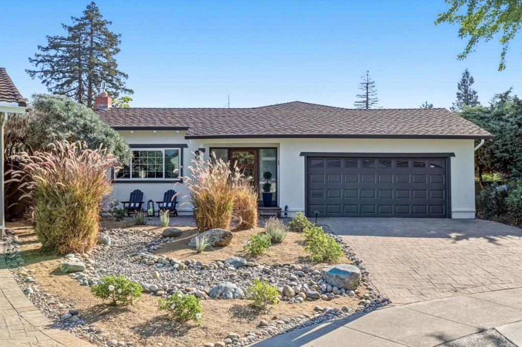 10 Darryl Drive Property Photo 2
