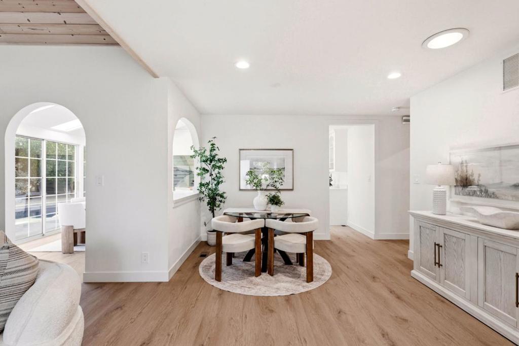 10 Darryl Drive Property Photo 8