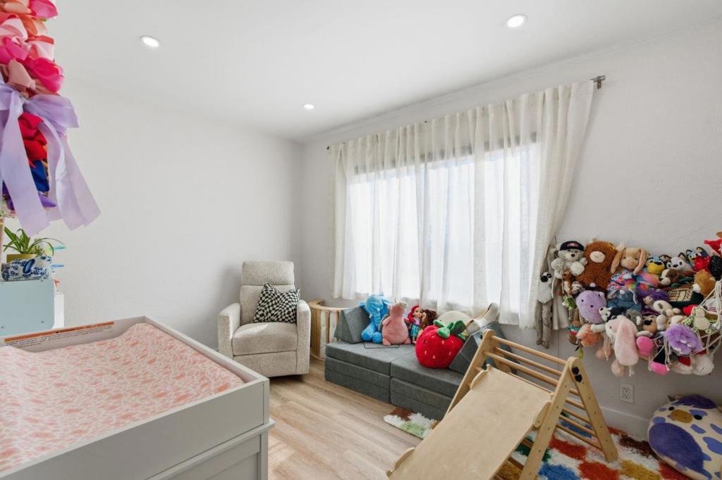 8622 Thermal Street Property Photo 10