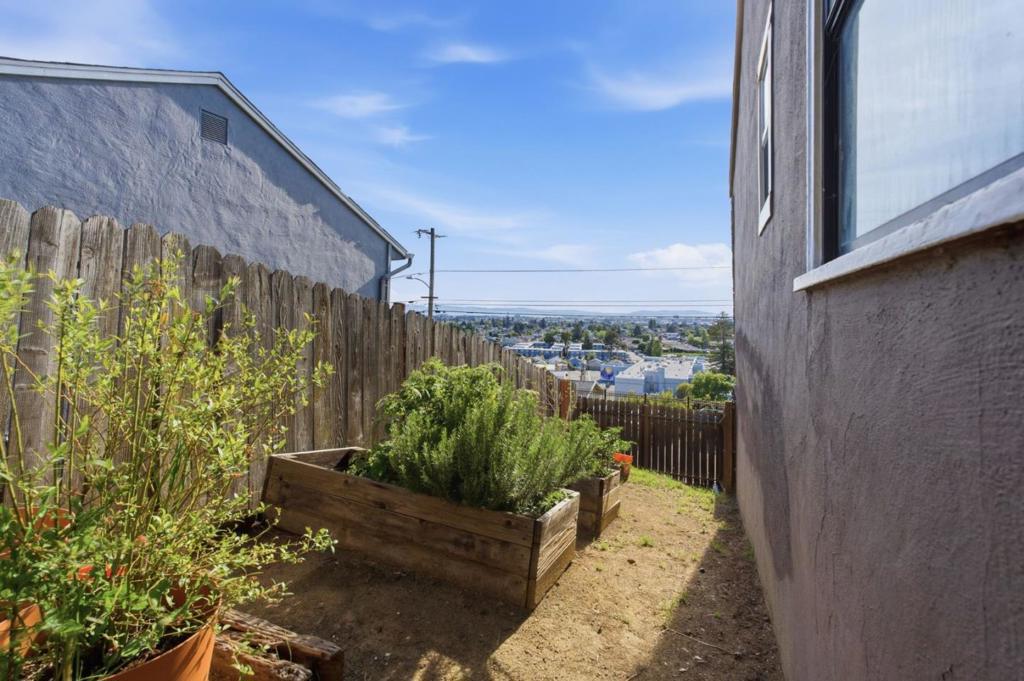 8622 Thermal Street Property Photo 19