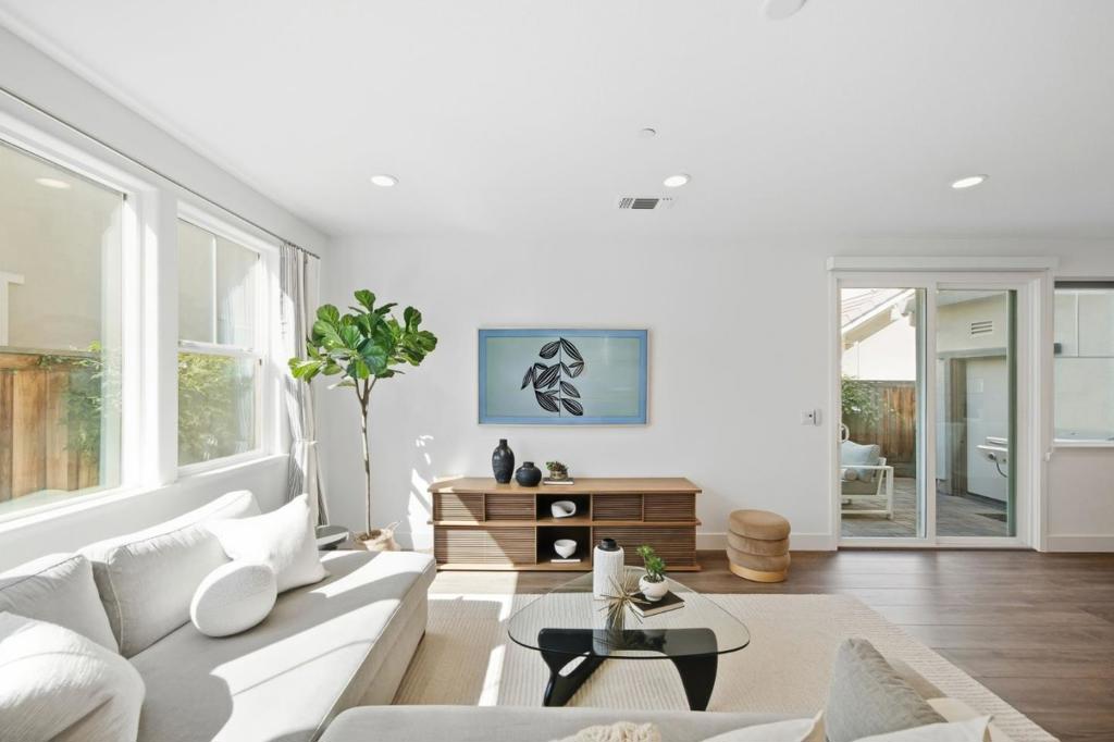 849 Barney Property Photo 8
