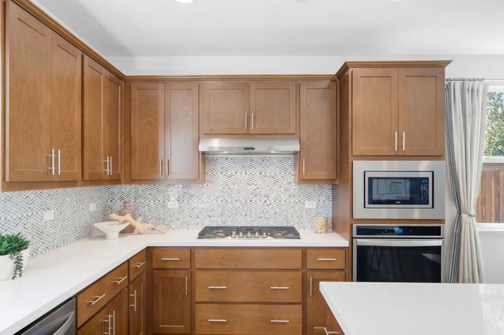 849 Barney Property Photo 16