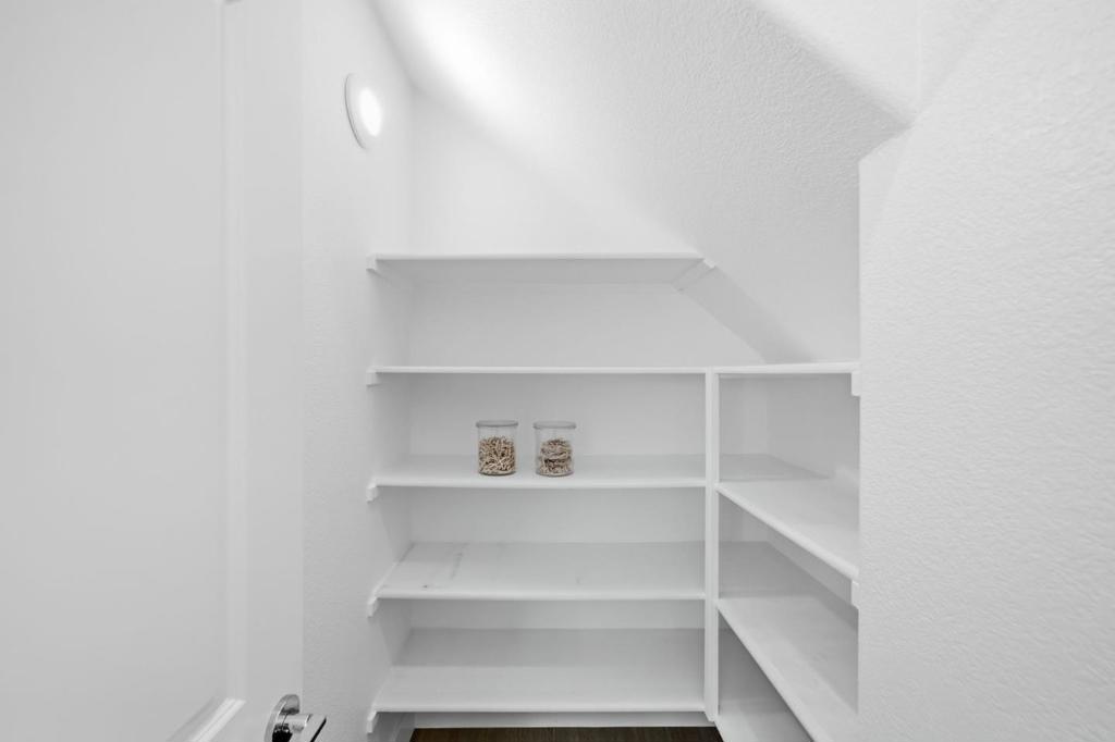 849 Barney Property Photo 17