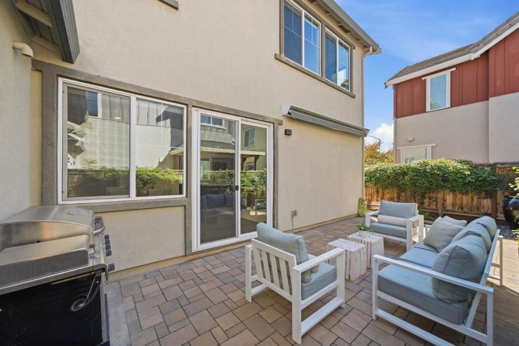 849 Barney Property Photo 33