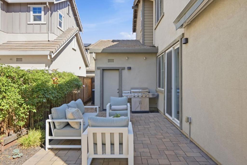 849 Barney Property Photo 34