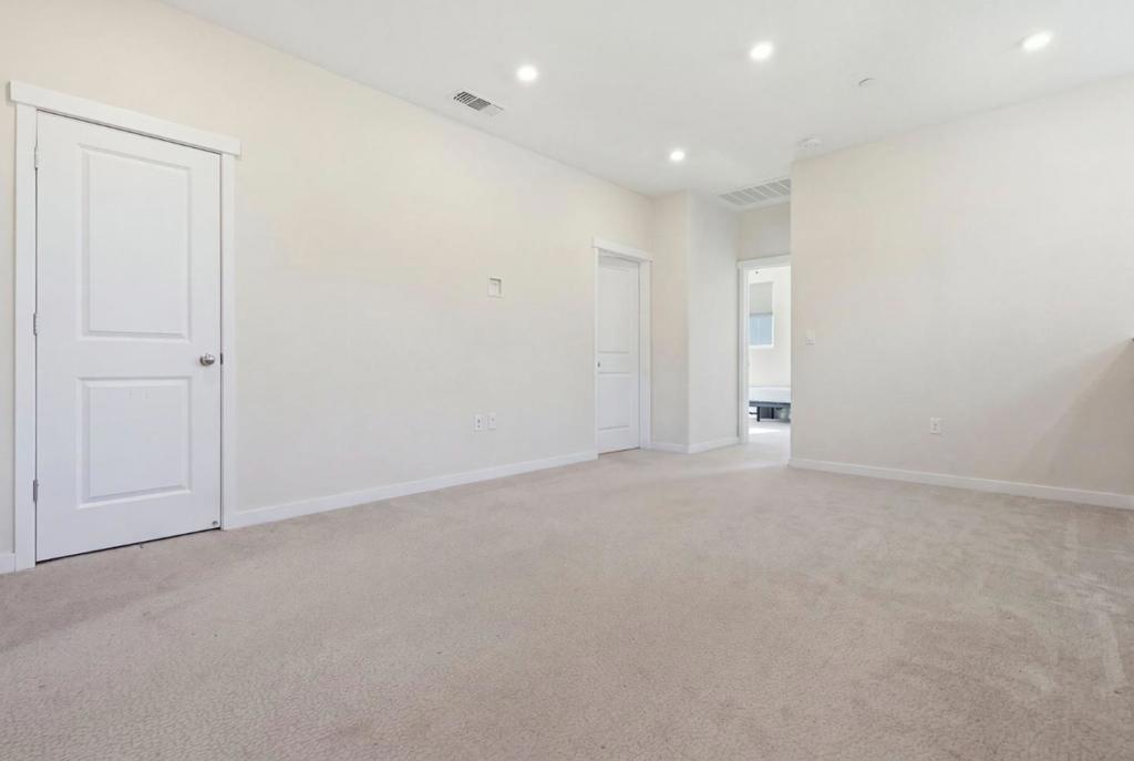 45 E Central Parkway Property Photo 27