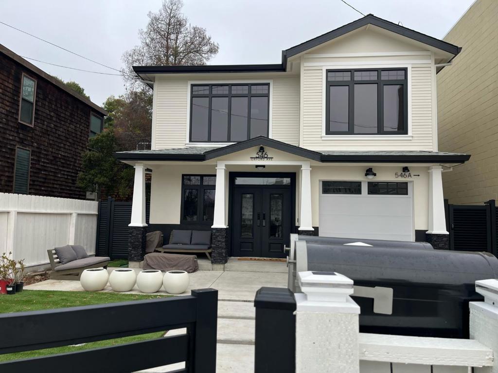 546 Oxford Avenue Property Photo