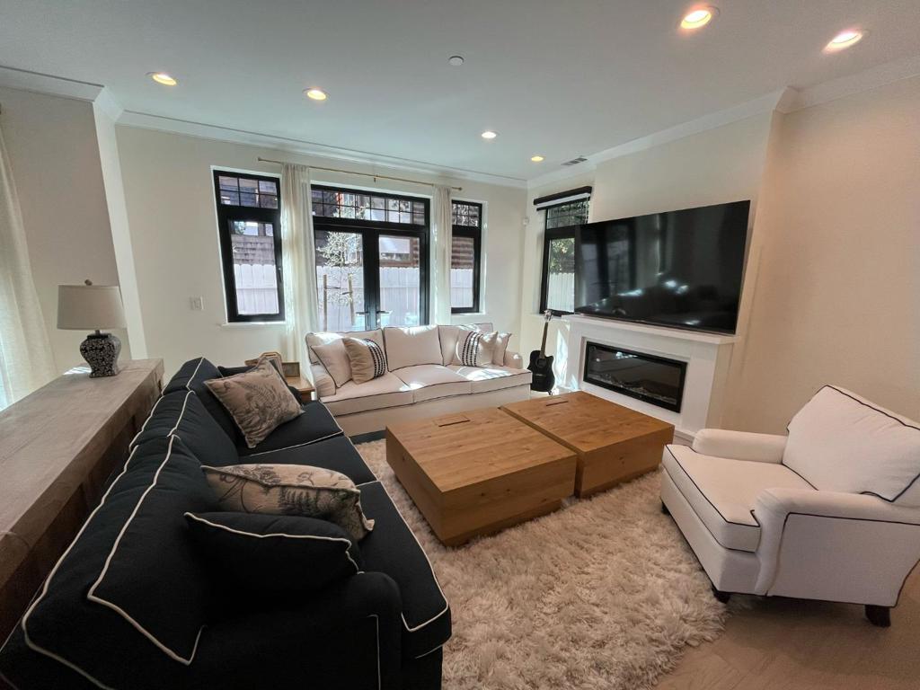 546 Oxford Avenue Property Photo 13