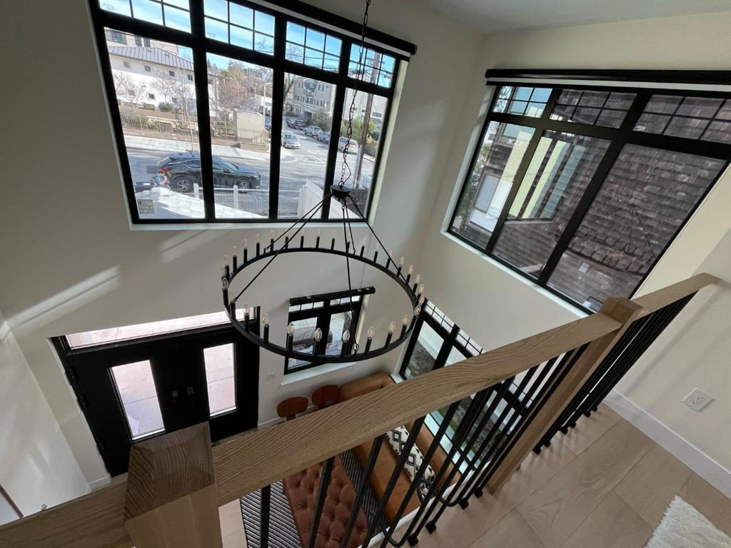 546 Oxford Avenue Property Photo 21