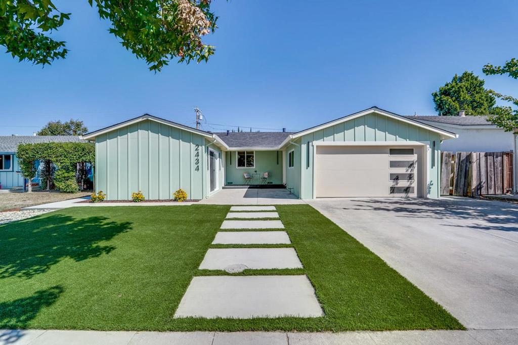 2434 Le Bain Drive Property Photo 1