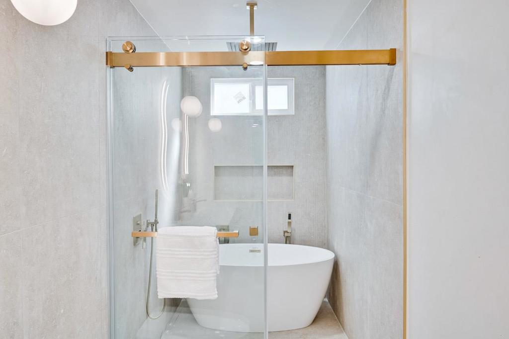 2434 Le Bain Drive Property Photo 28