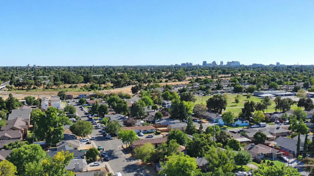 371 Ford Road Property Photo 3