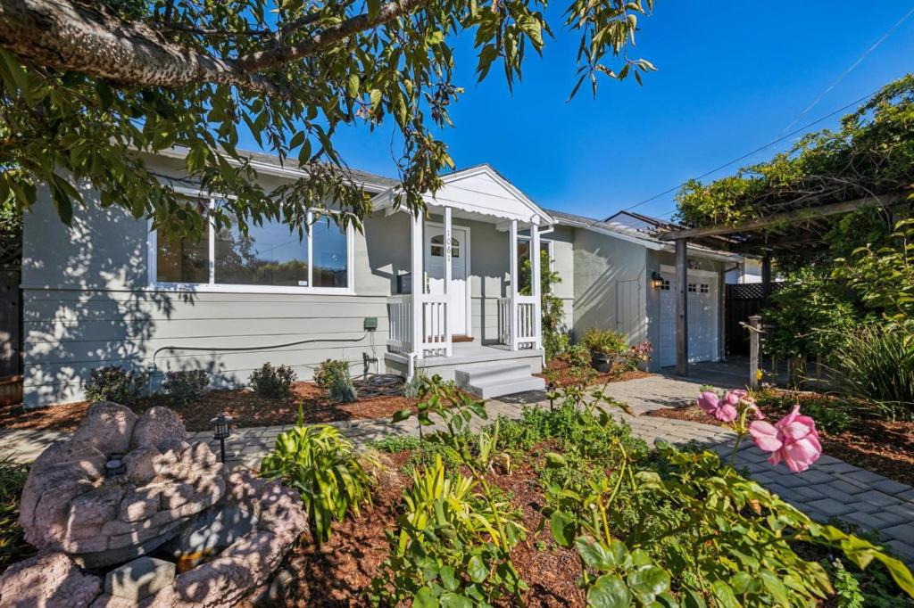 1061 Granada Street Property Photo 4