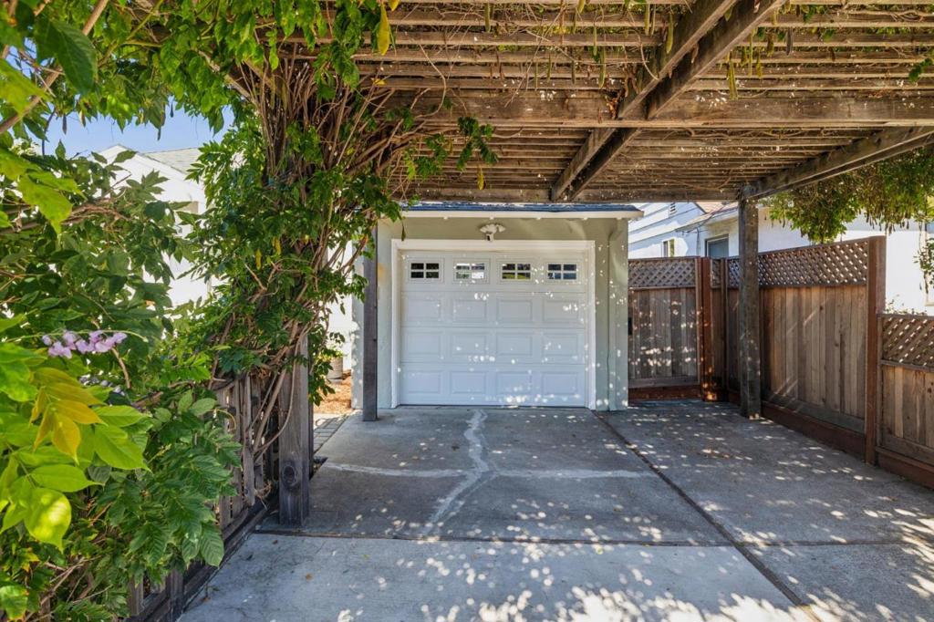 1061 Granada Street Property Photo 6