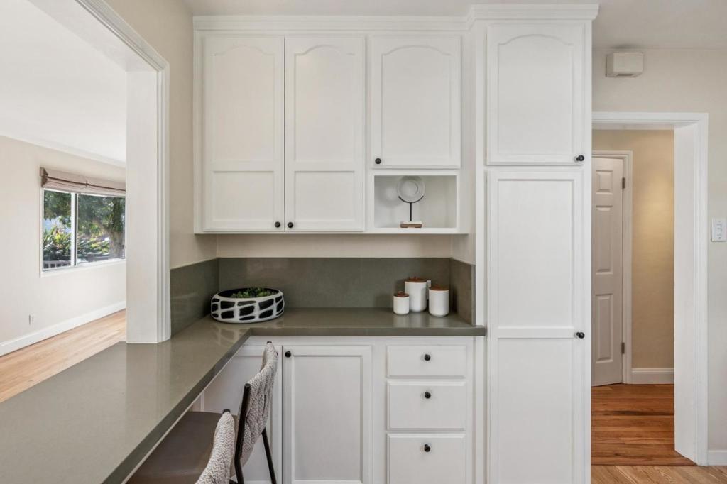 1061 Granada Street Property Photo 27