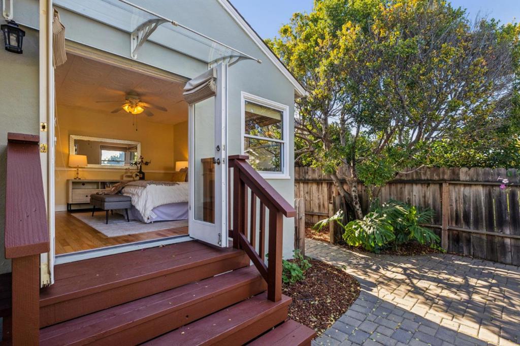 1061 Granada Street Property Photo 34