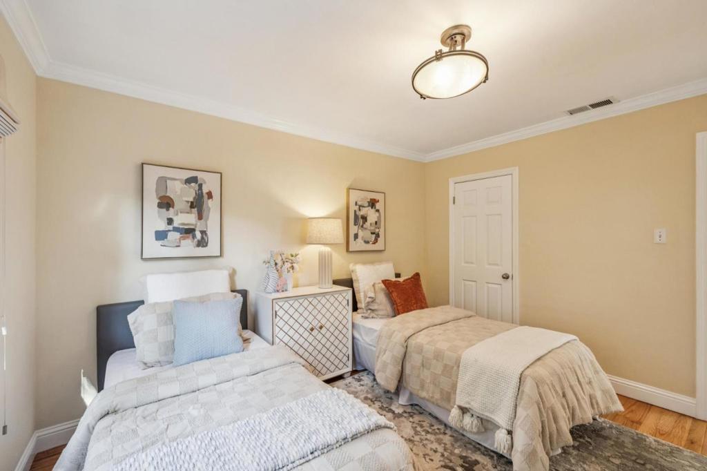 1061 Granada Street Property Photo 43