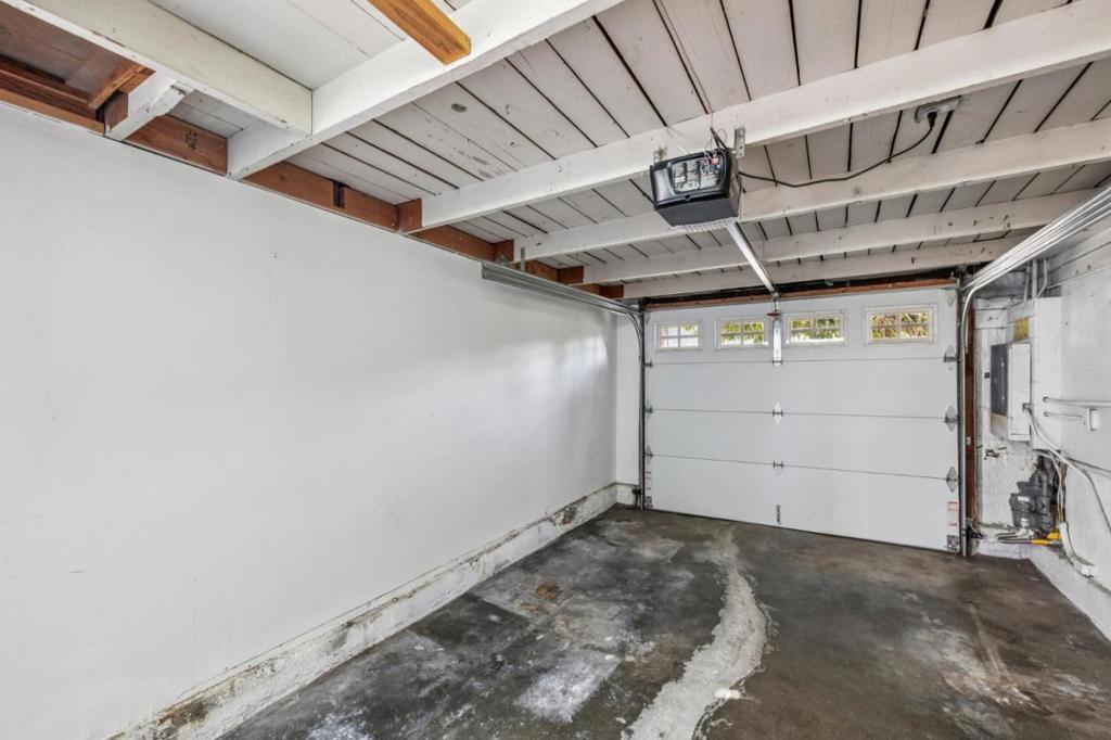 1061 Granada Street Property Photo 47