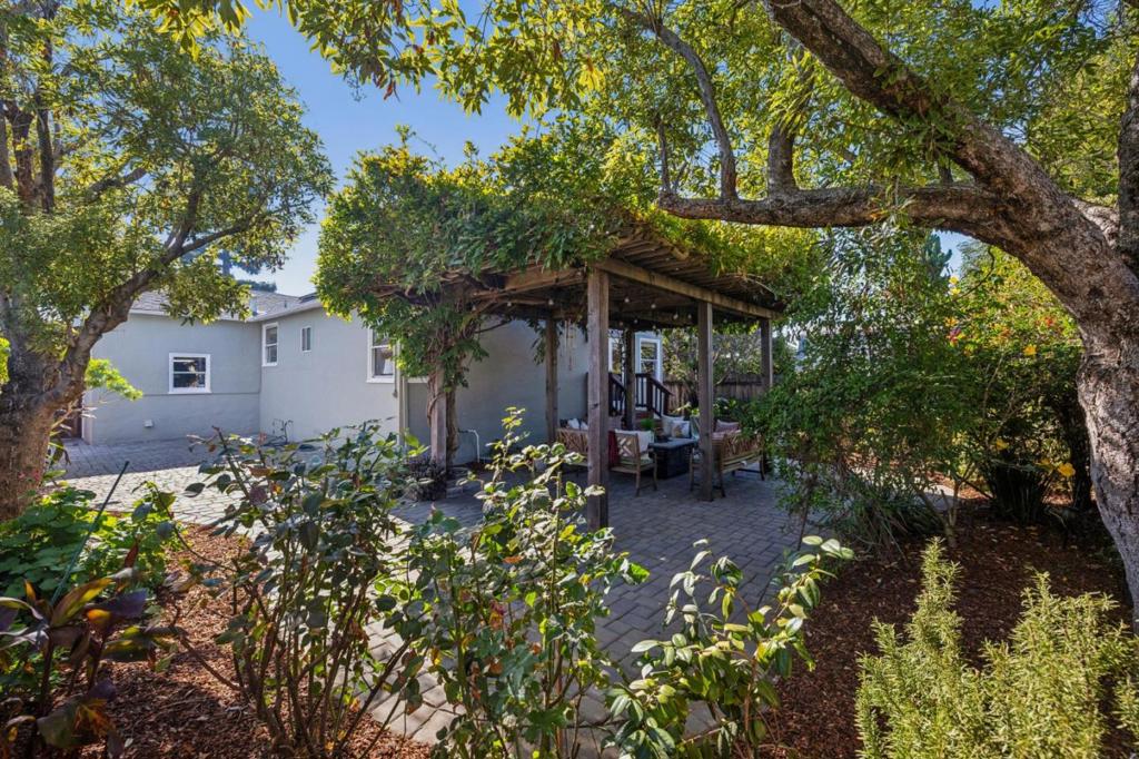 1061 Granada Street Property Photo 50