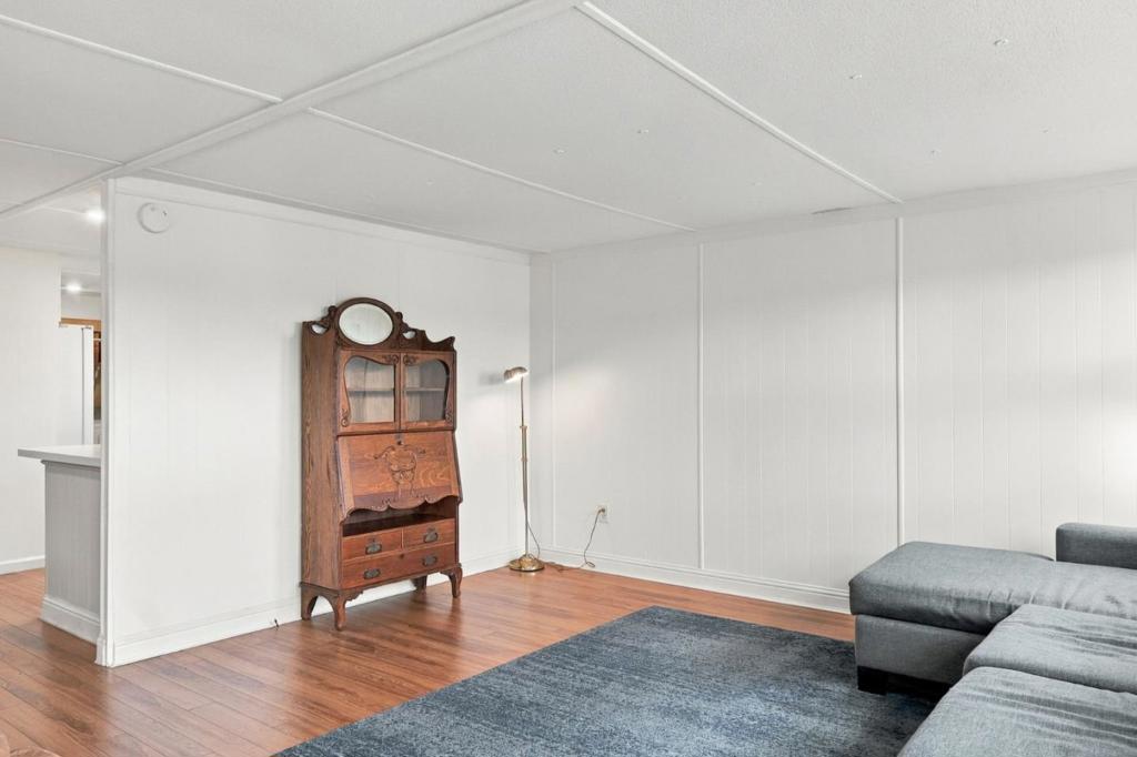 2355 Brommer Street 38 Property Photo 4