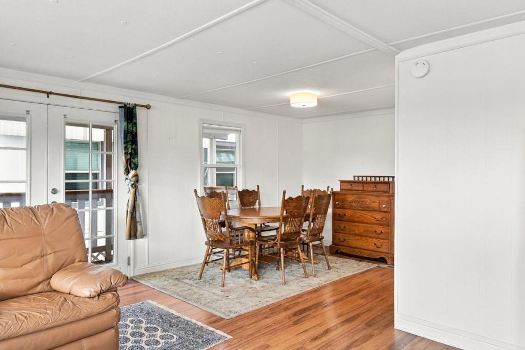 2355 Brommer Street 38 Property Photo 6