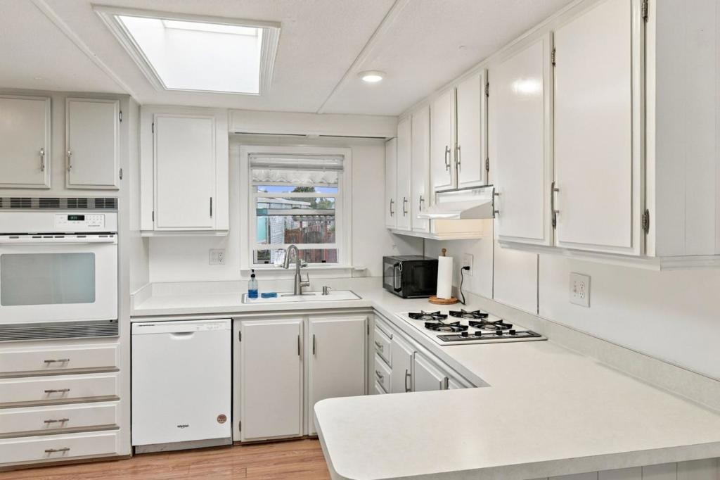 2355 Brommer Street 38 Property Photo 8