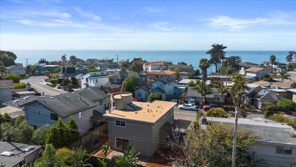 526 Middlefield Drive Property Photo 3