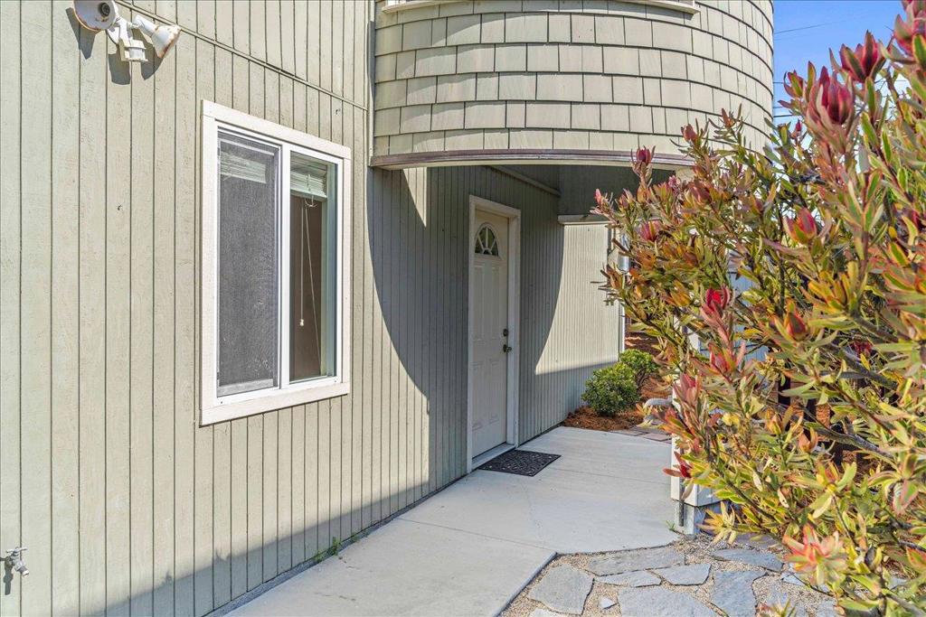 526 Middlefield Drive Property Photo 11