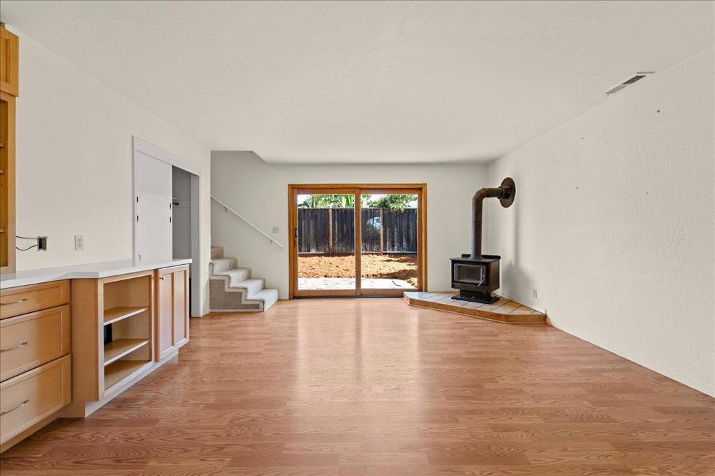 526 Middlefield Drive Property Photo 13