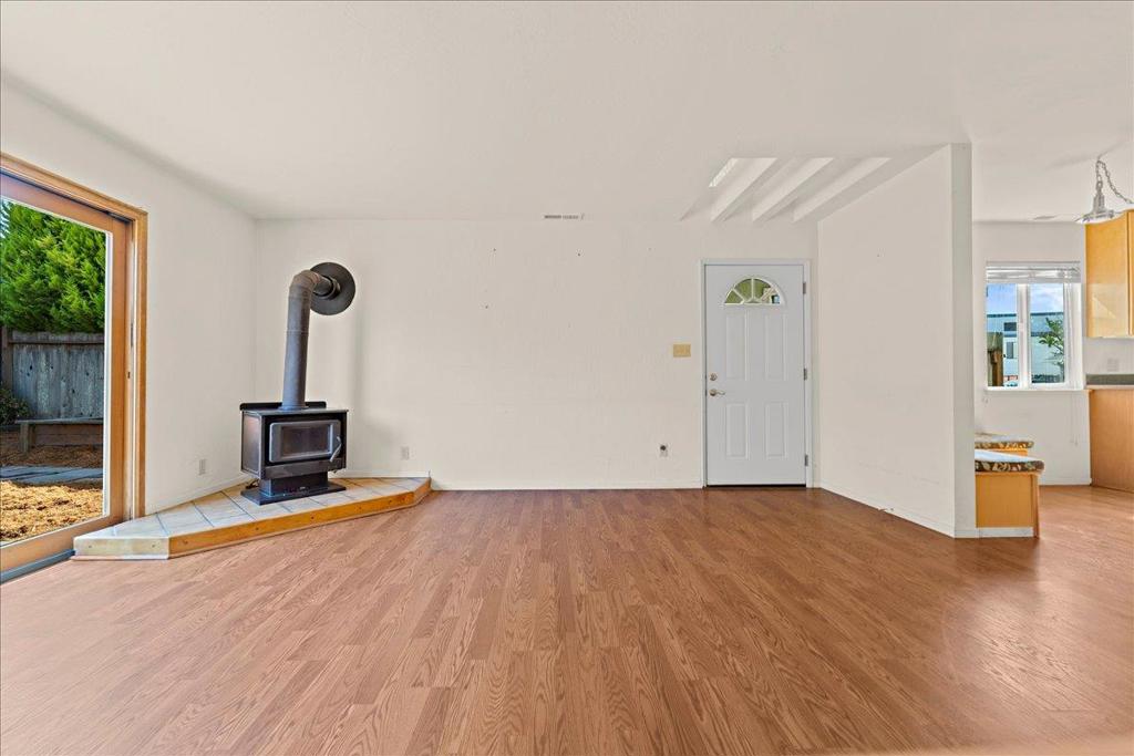 526 Middlefield Drive Property Photo 15