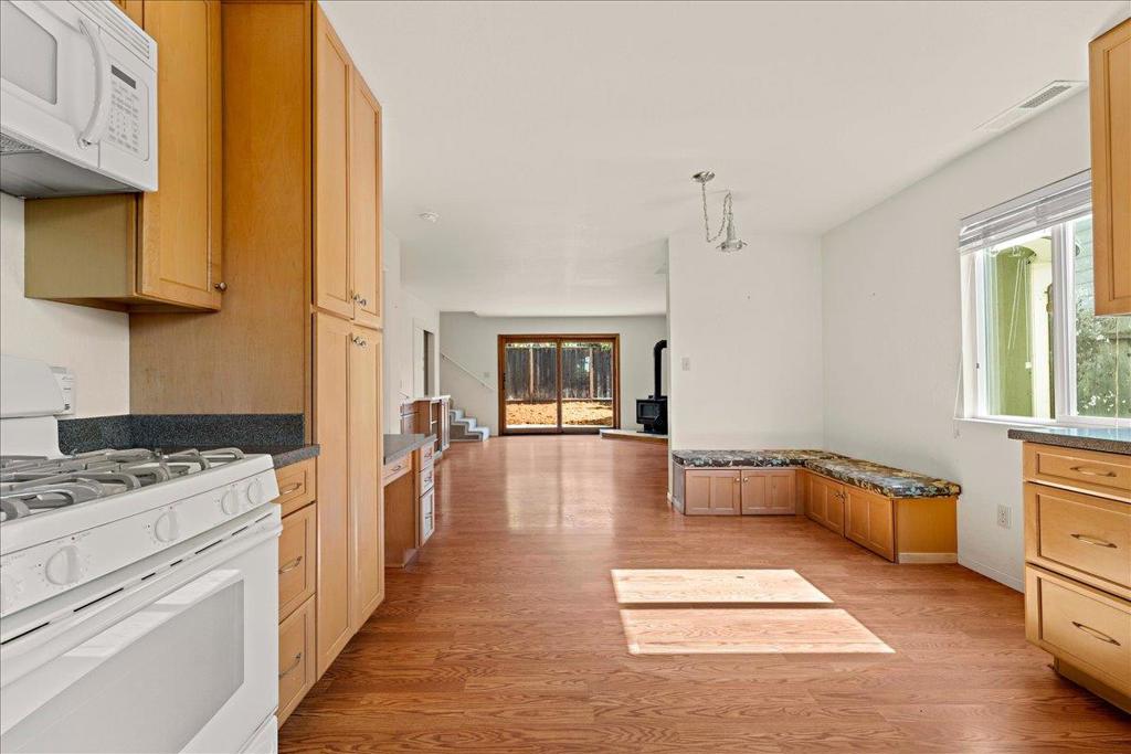 526 Middlefield Drive Property Photo 16