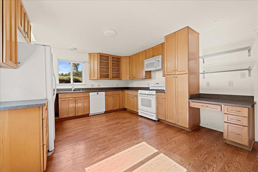 526 Middlefield Drive Property Photo 18