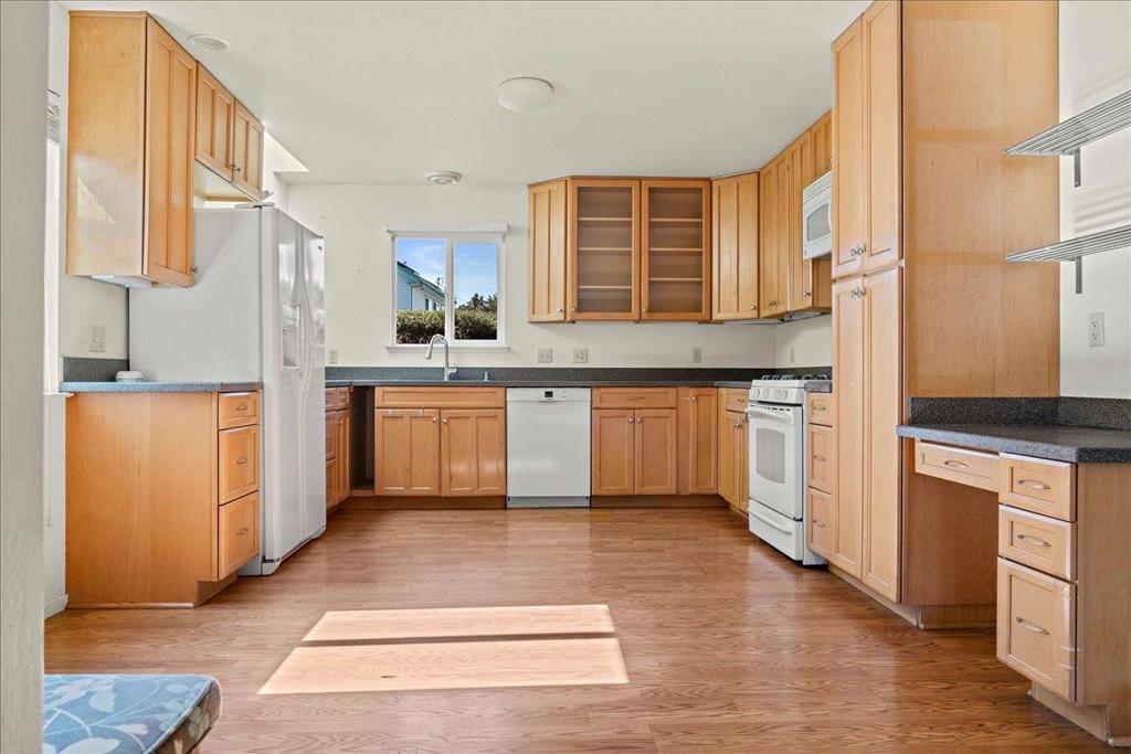 526 Middlefield Drive Property Photo 19