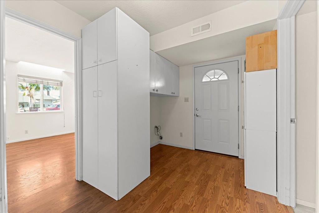 526 Middlefield Drive Property Photo 21