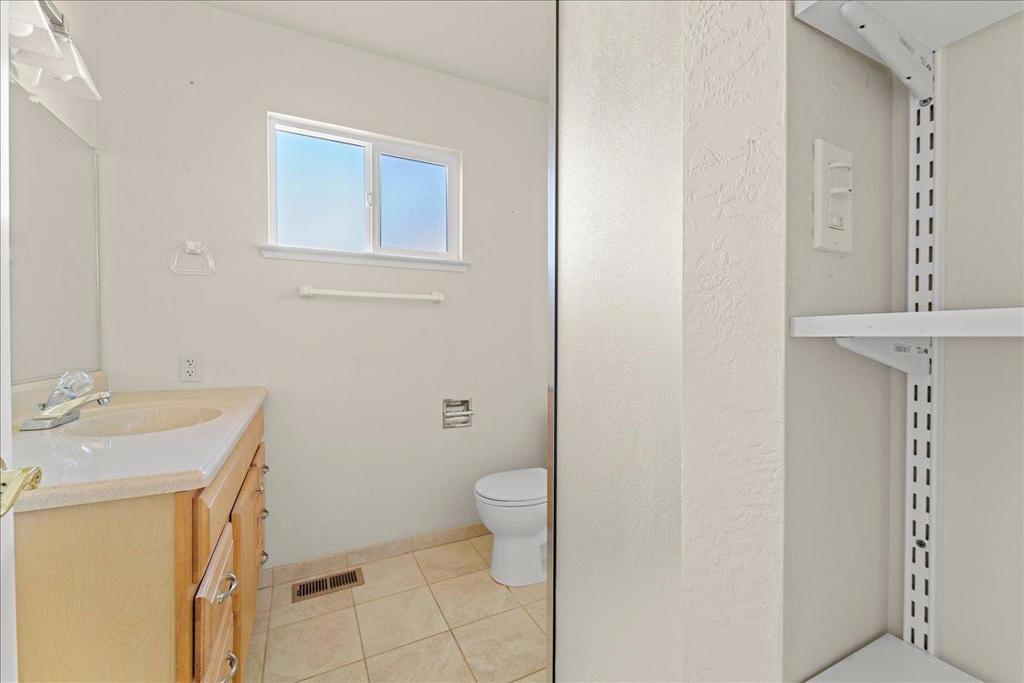 526 Middlefield Drive Property Photo 27