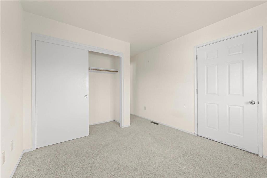 526 Middlefield Drive Property Photo 31