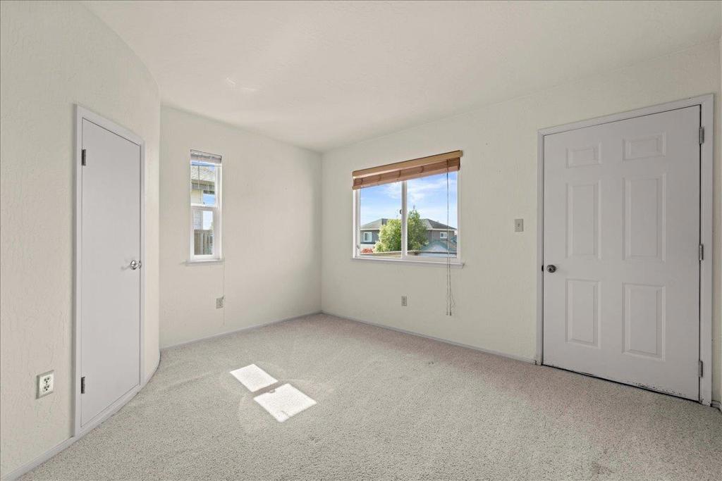 526 Middlefield Drive Property Photo 32