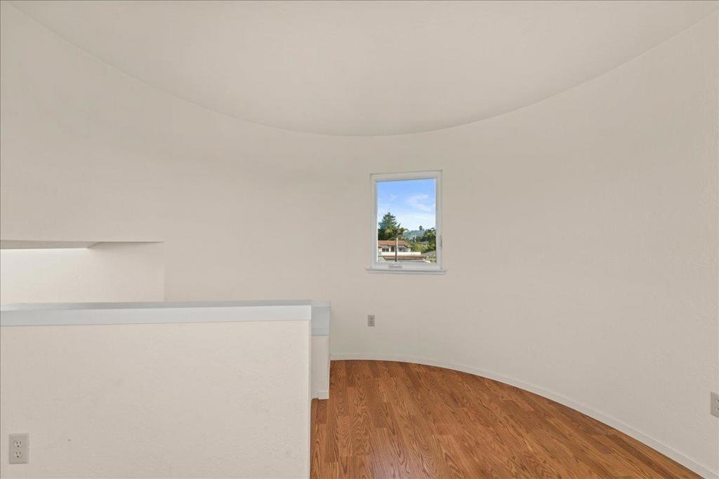526 Middlefield Drive Property Photo 41