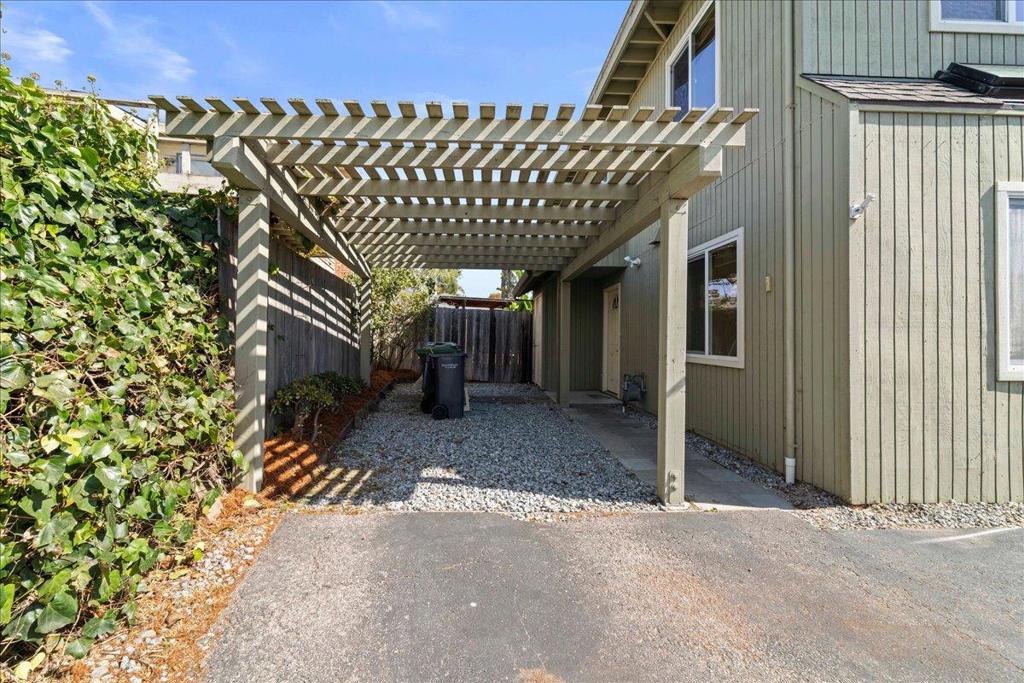 526 Middlefield Drive Property Photo 50