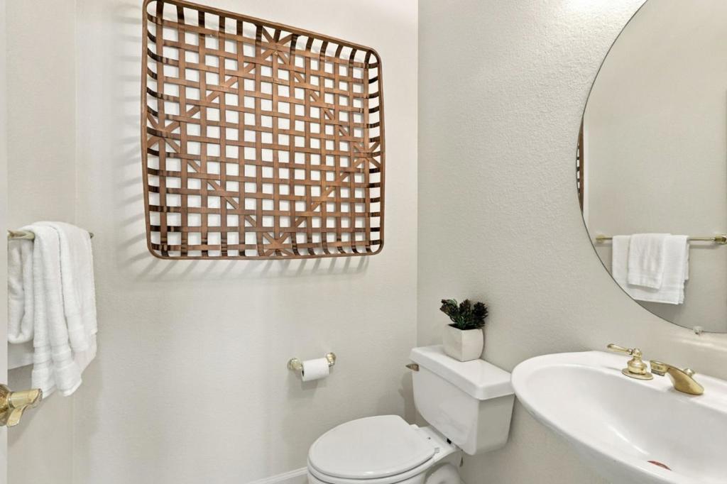 8731 Mccarty Ranch Drive Property Photo 21