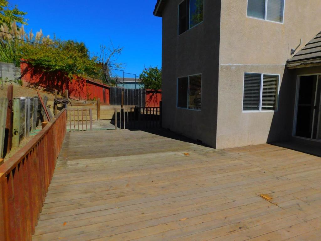 147 Willowcreek Street Property Photo 24