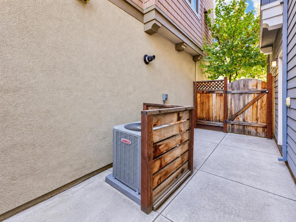 3312 Pyramid Way Property Photo 45