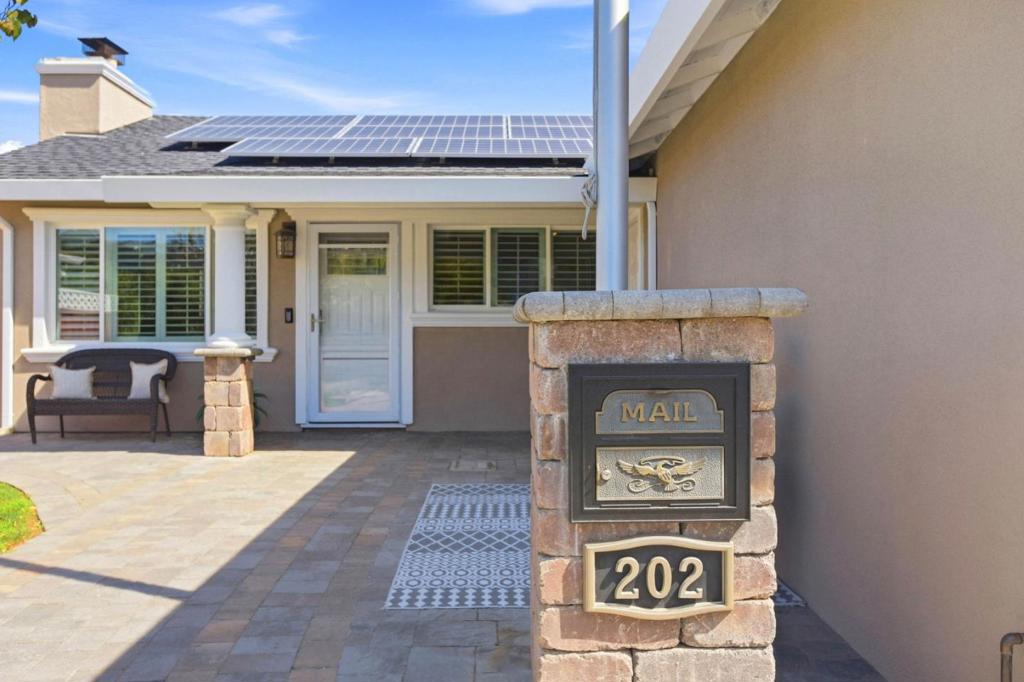 202 Hiller Street Property Photo 1