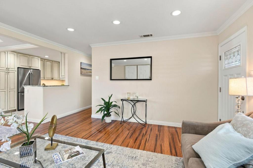 202 Hiller Street Property Photo 3