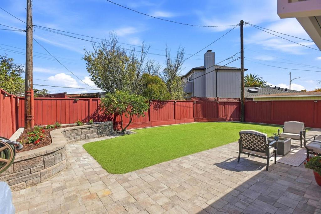 202 Hiller Street Property Photo 39
