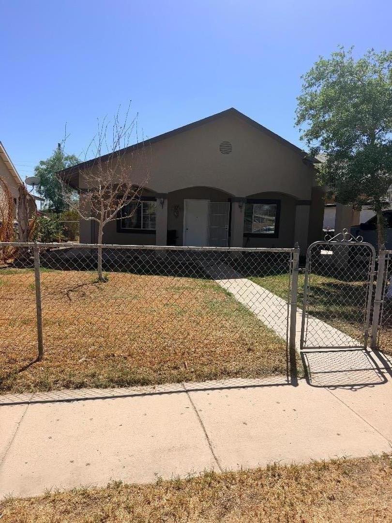 309 Magnolia Property Photo 3